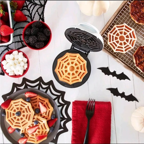 Mini waffle maker spiderweb design - Picture 4 of 10